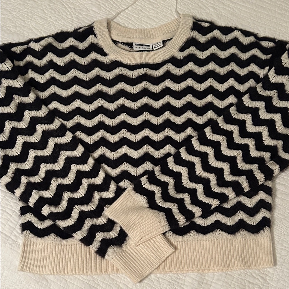 Noisy May Sweater